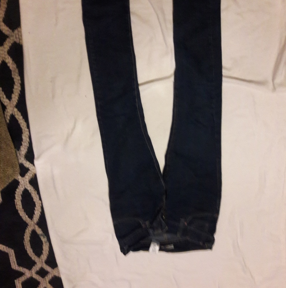 Levis